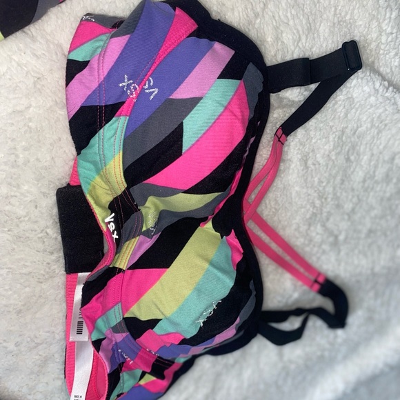 Limited Edition VSX Legging and Bra Set - Picture 4 of 10